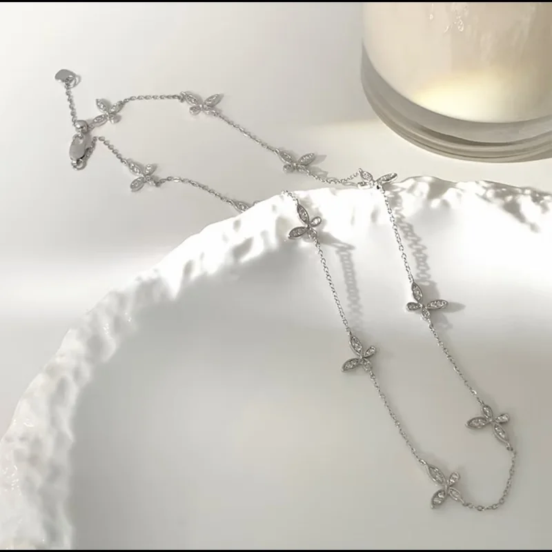 

Light luxury fashion bowknot necklace, delicate and fresh, feminine and elegant, clavicle necklace, easy to match, birthday gift