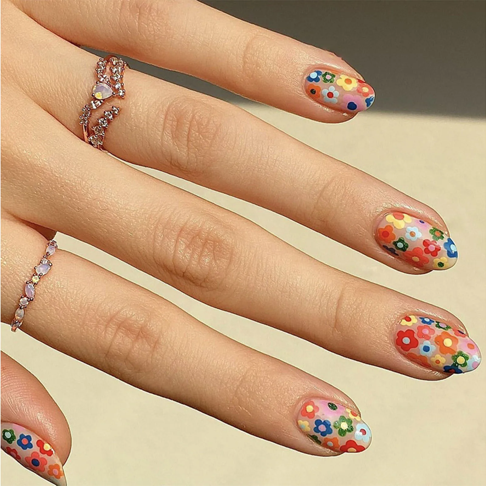 Nail Art Cute False Nail Rainbow Color Flower Reusable Artificial Nail for Women and Girl Nail Salon at Home