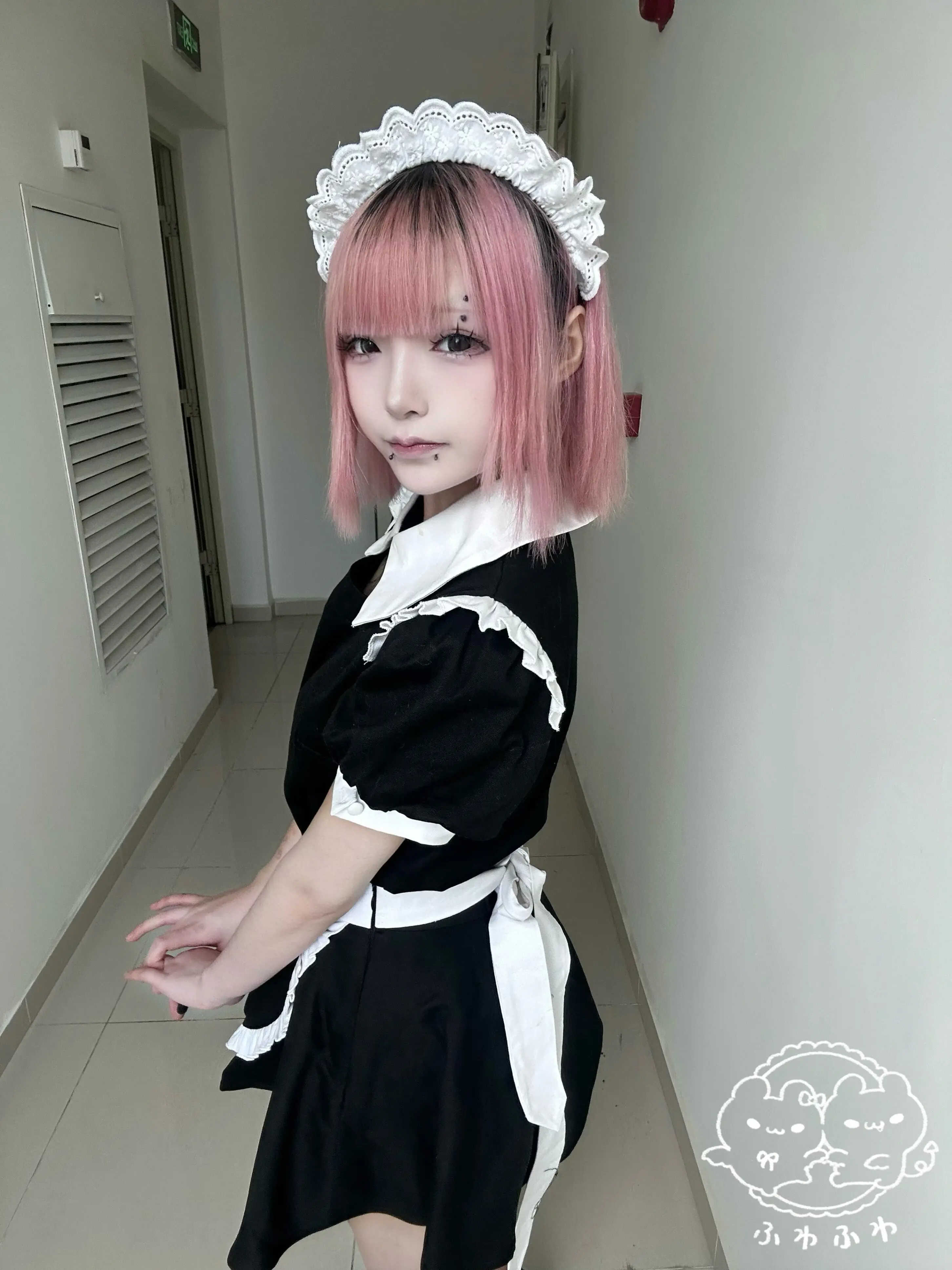 Lolita Black and White Maid Outfit with Bubble Sleeves Short Sleeves Waist Cinching Pleated Short Skirt Cute Two-piece Set view 4