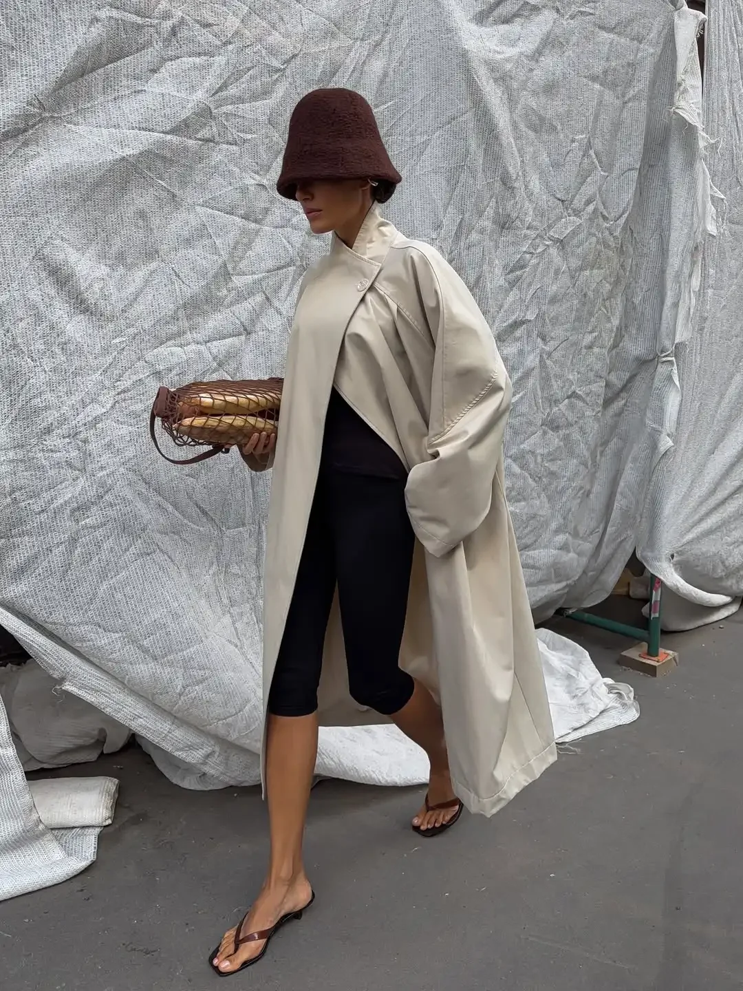 Off‑white Stand Collar Long Trench Jacket Oversized Loose Drop‑shoulder Casual Windbreaker Women Autumn Daily Commuter Outerwear