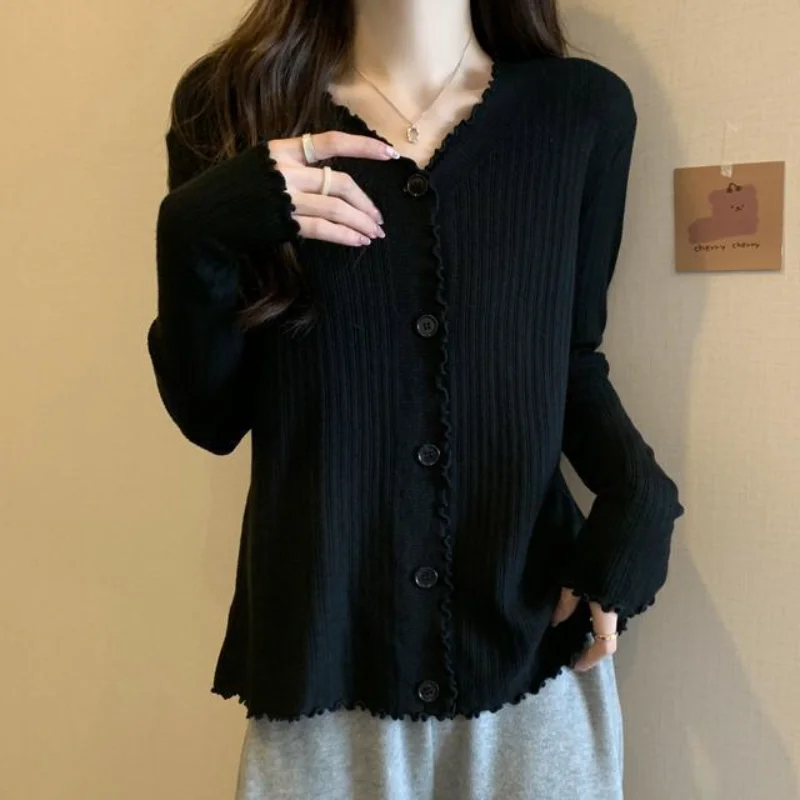 Design-sensorischer Cardigan für Damen, neuer Herbst-Strickpullover