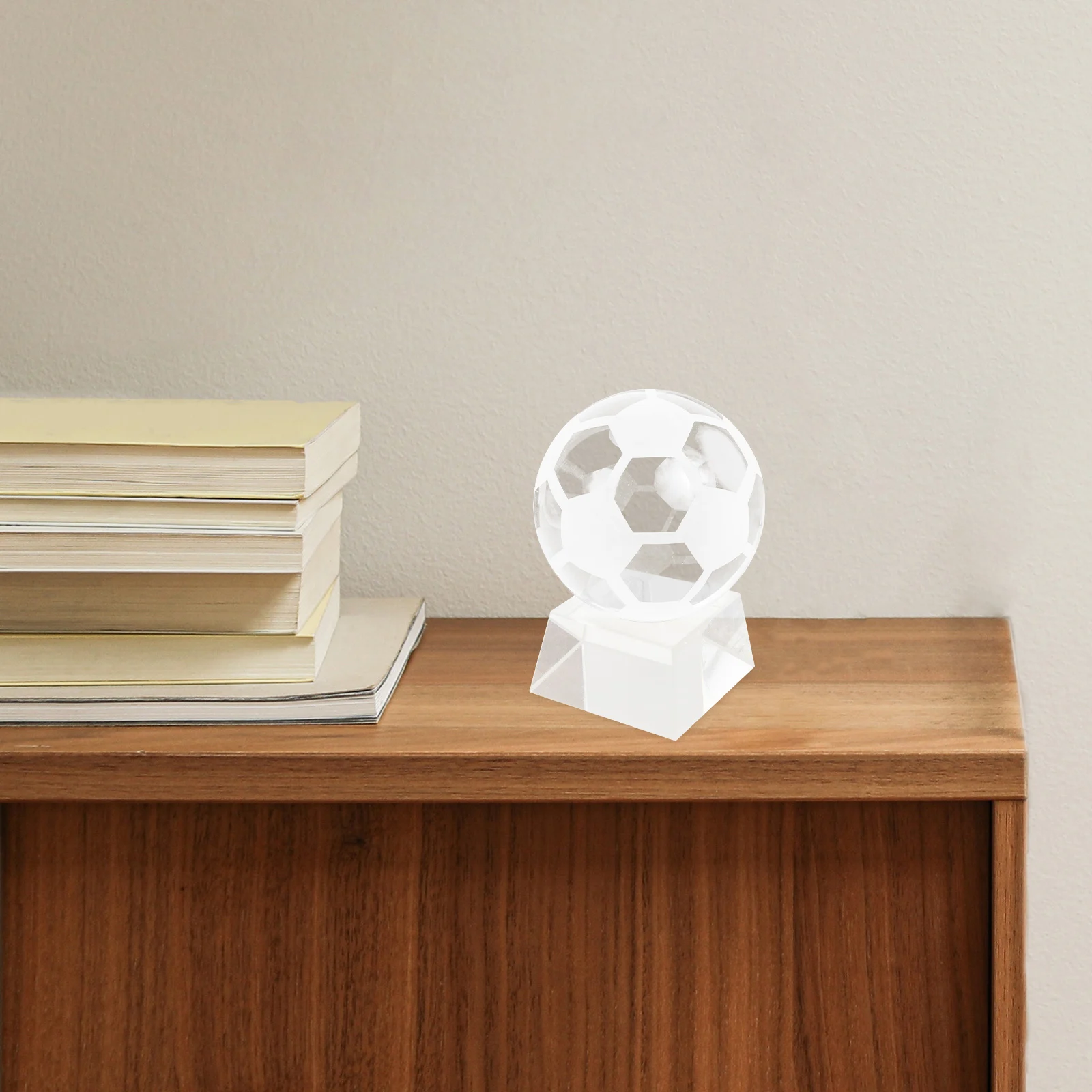

Crystal Soccer 8cm Transparent Football nament Trapezoidal Base Decoration Gift Souvenir Sport Party Event