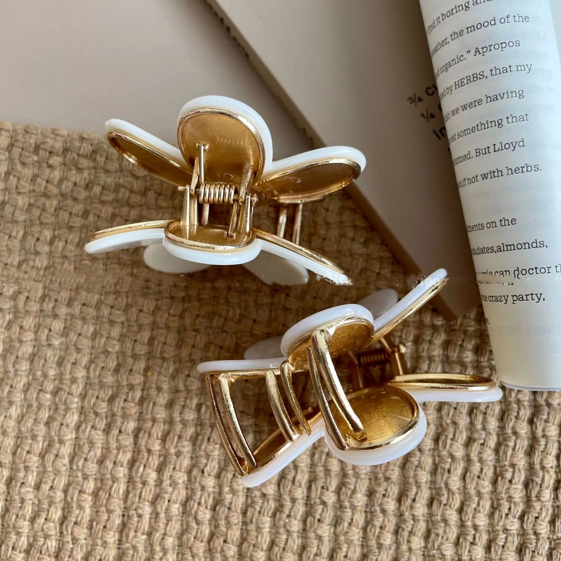 New Flower Hair Clip acetato Claw Clip Retro Hair Claw Trendy Claw Clips Clip per capelli granchio per ragazza accessori per capelli per le donne