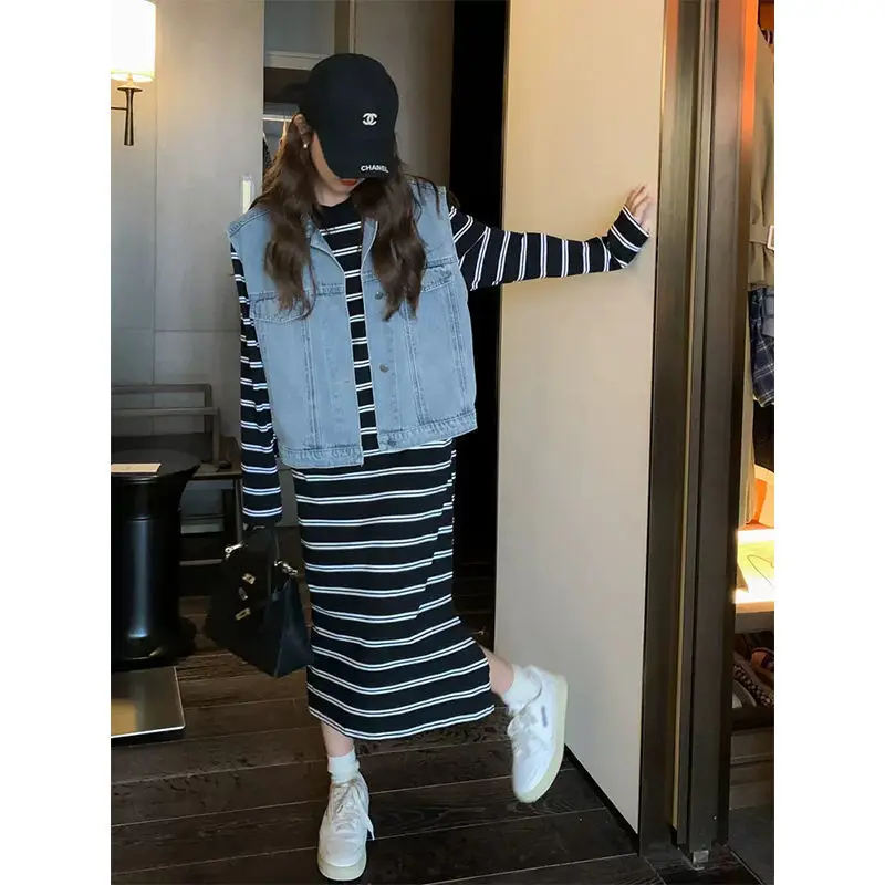 ชุดเดรสเชิ้ตยาวลายทางสำหรับผู้หญิงชุดเดรสผ้าเดนิมสองชิ้นเสื้อโค้ทลำลองสำหรับฤดูใบไม้ร่วงใบไม้ผลิ