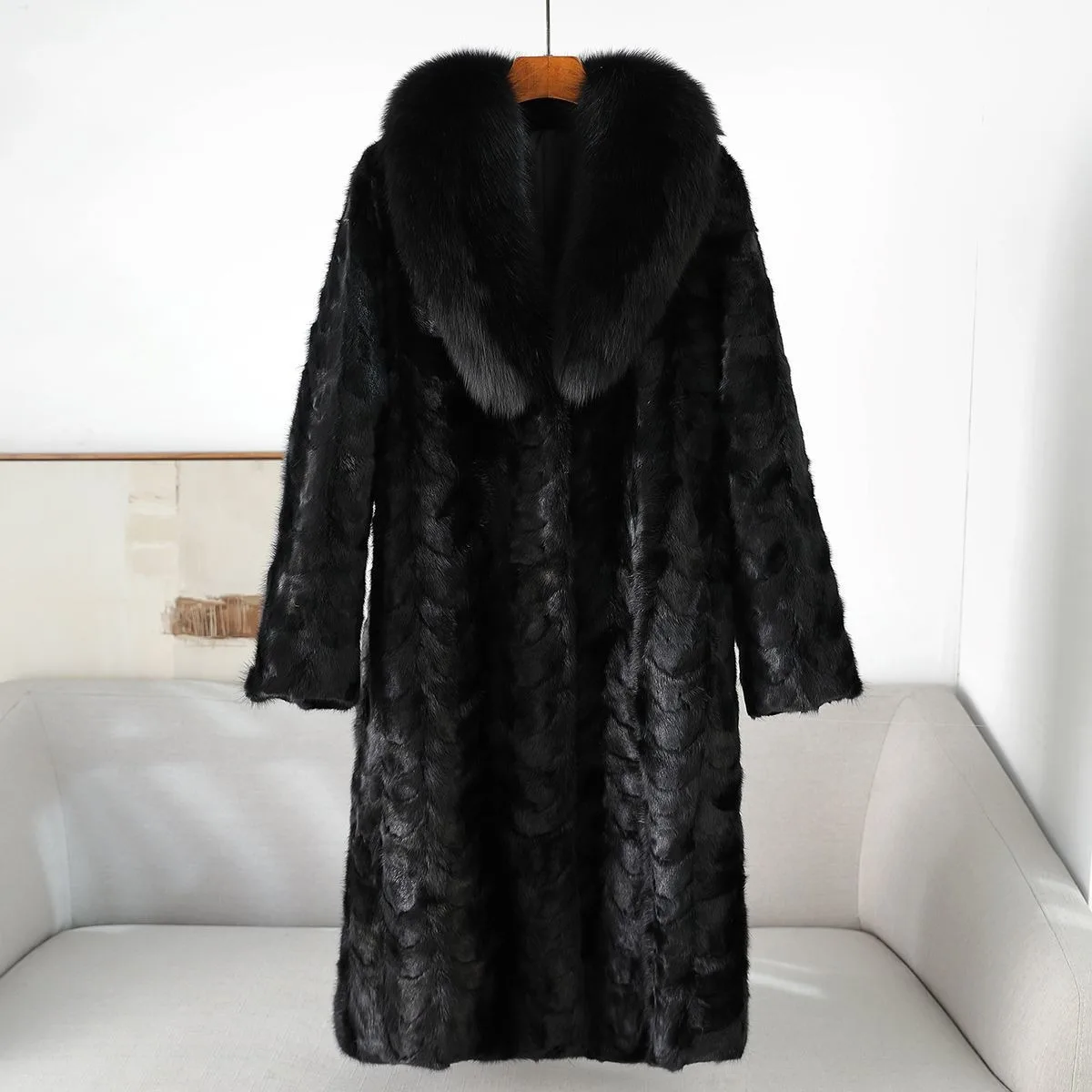 

В наличии 2023, осенне-зимнее новое пальто с воротником из лисьего меха, длинная стильная повседневная куртка из норкового меха с v-образным вырезом