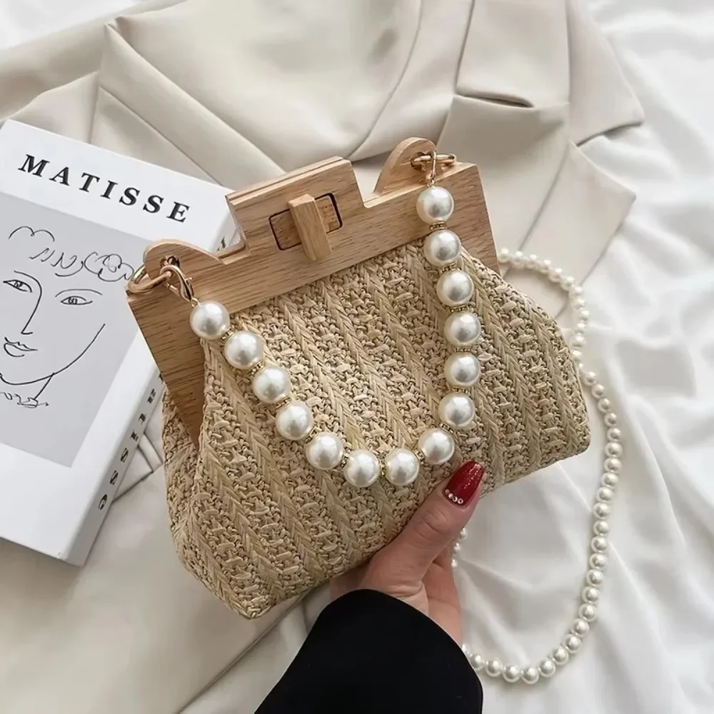 

Women's Hand-Woven Rattan Straw Bag with Pearl Chain, Summer Luxury Crossbody Shoulder Bag for Beach Wedding Vacation Purse