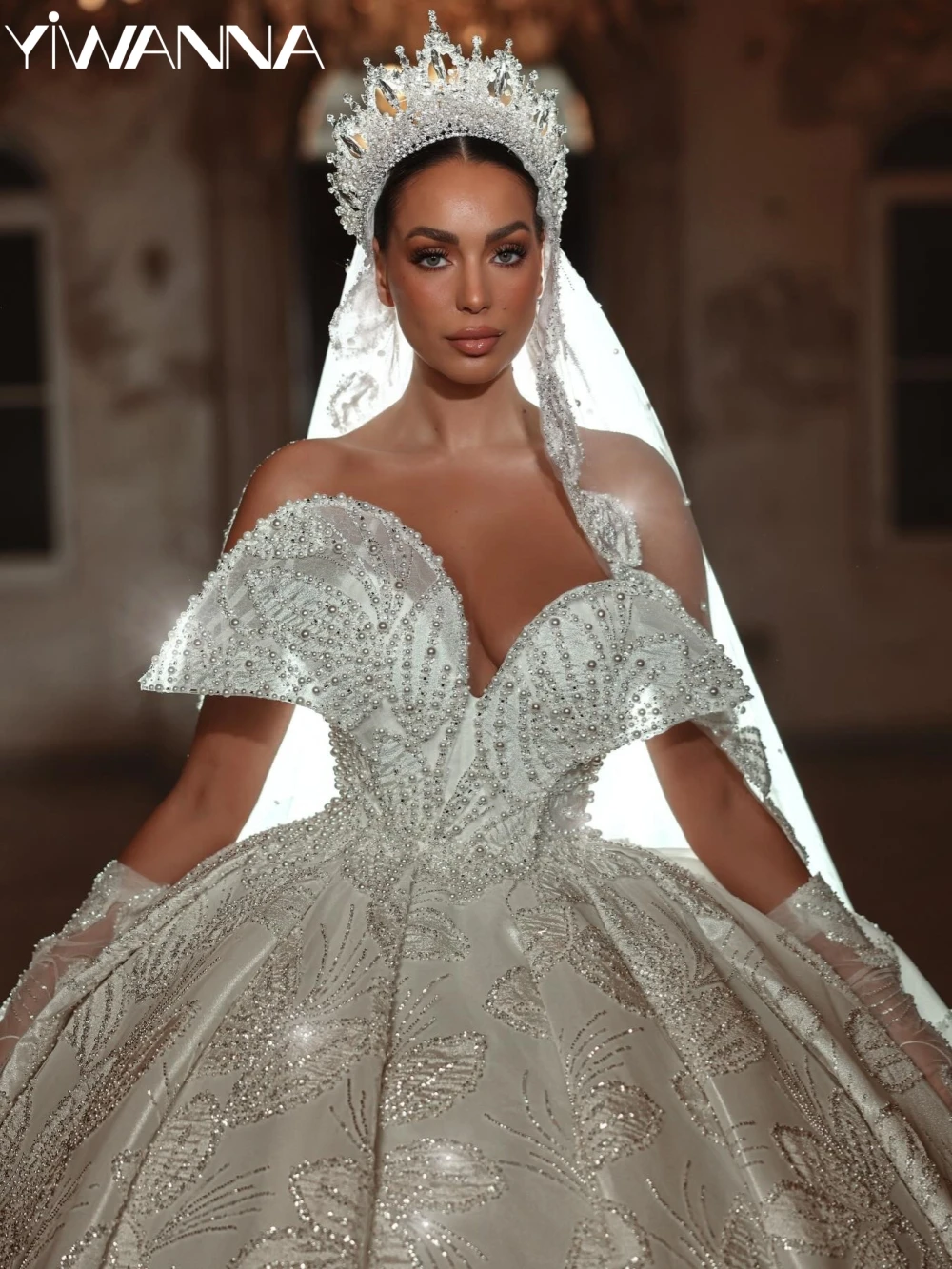 

New Princess Embroidery Beaded Lace Wedding Dress Sexy Sleeveless Backless Bridal Gown Customized Exquisite Dresses For Bride