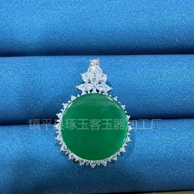 Natural green chalcedony peace amulet round pendant, same style as agate, full diamond chalcedony necklace wholesale 4