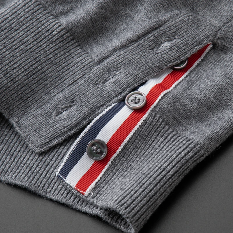 High end brand knitted cardigan men\'s spring and autumn new classic stripe trend Korean casual side slit V-neck sweater coat