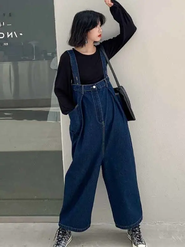 Modne ogrodniczki jeansowe damskie plus size na wiosnę i jesień, nowy, stylowy design, szerokie nogawki, kombinezon dla puszystych siostrzyczek.