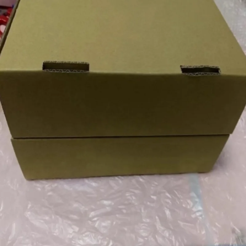 

Совершенно новая оригинальная световая завеса безопасности 1082690 M4C-SA0430LA10 1082692 M4C-EA04300A10