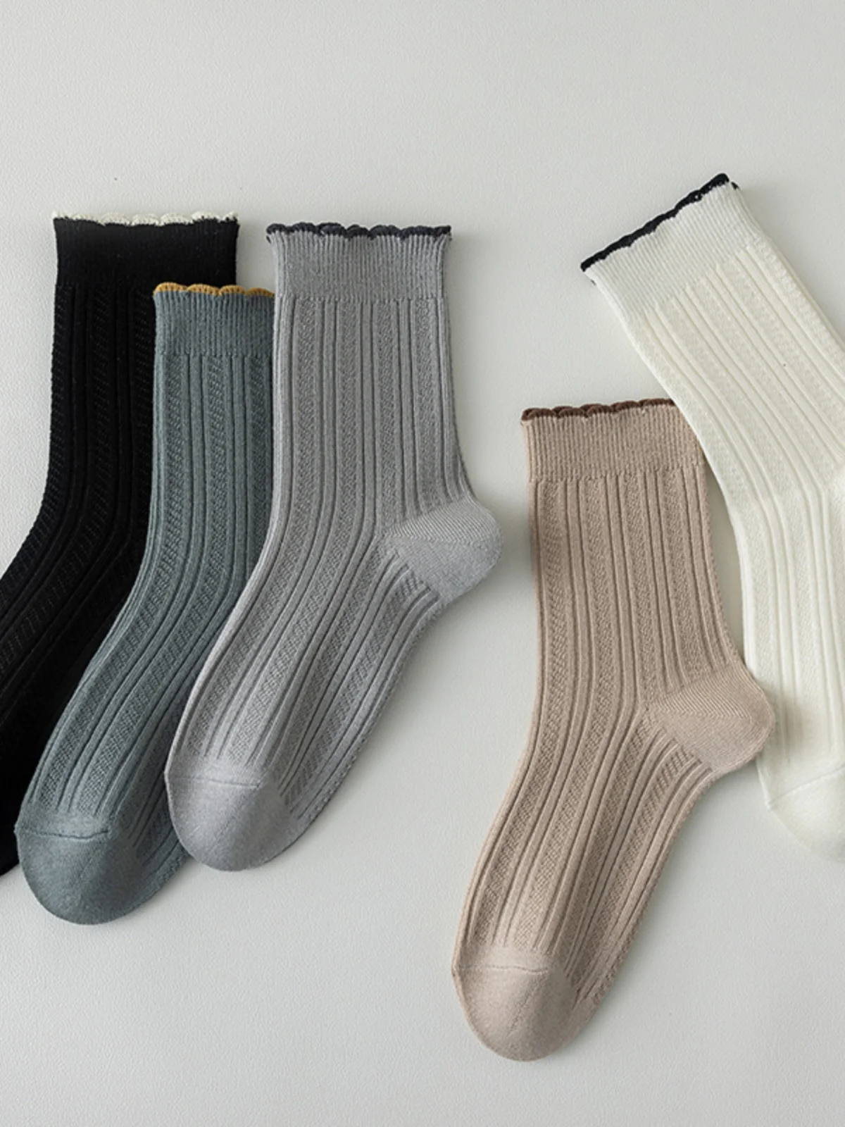 Women's Mid-Calf Stripe Pattern Bamboo Fiber Lace Socks Breathable Moisture Wicking Simple Match Long Socks Autumn Winter