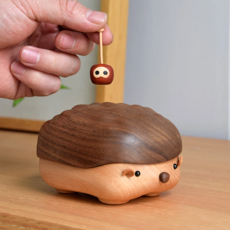 Creative design cute hedgehog solid wood desktop sundries storage box jewelry ring box holiday gift to the teacher.