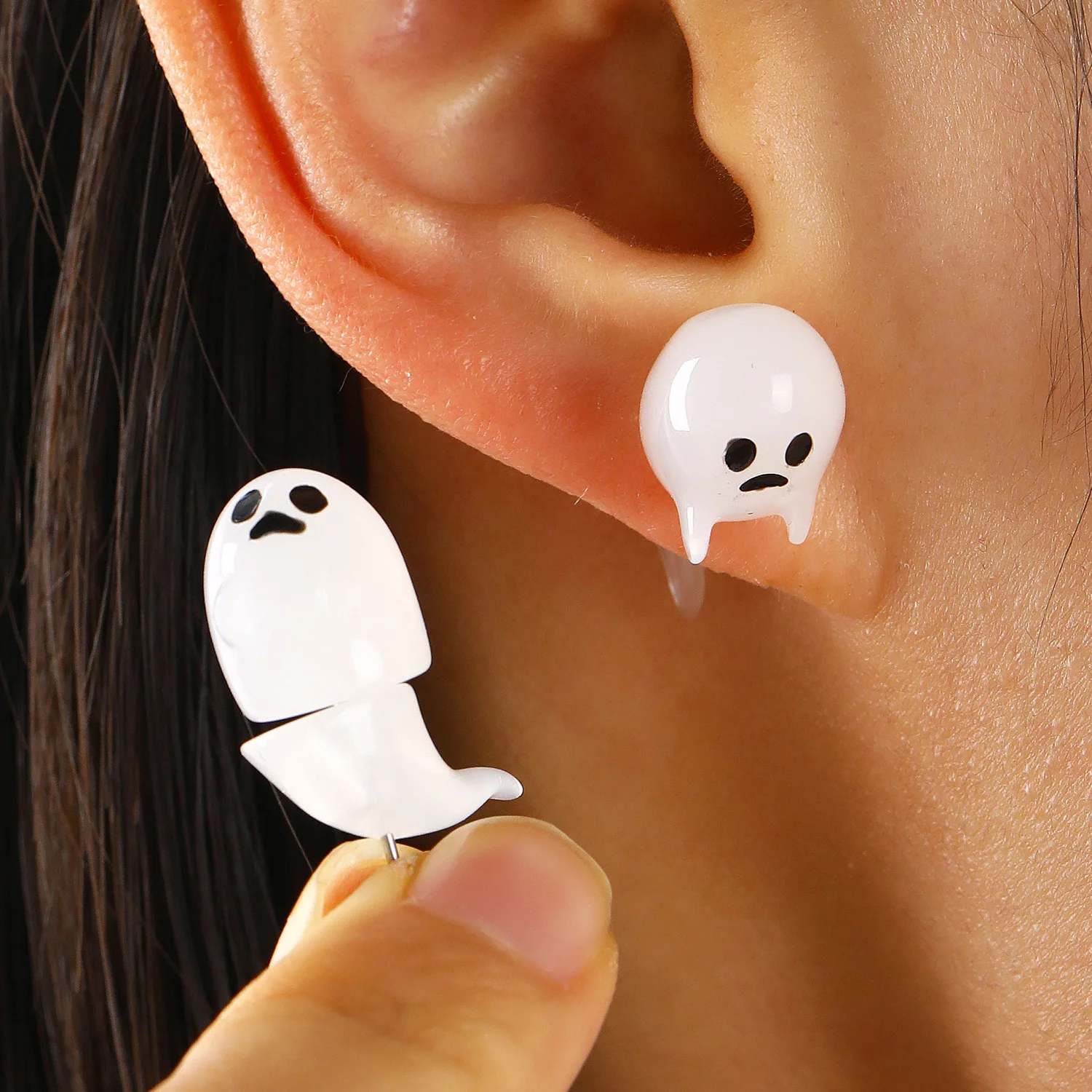 Halloween Cute Ghost Stud Earrings, Funny Cartoon 3D Ghost Drop Earrings for Women, Novelty Party Costume Jewelry Gift