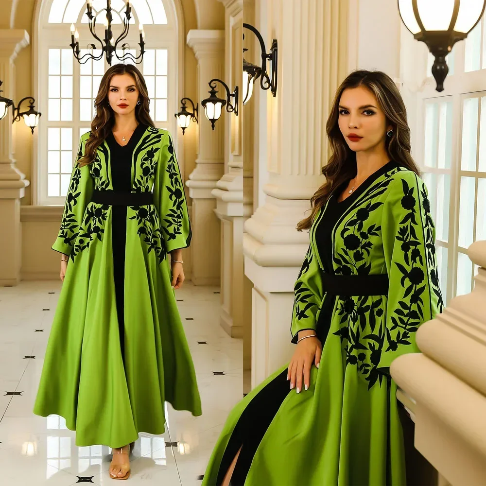 Muslim Elegant Green Belted Dress Flowers Embroidery Abaya Retro Vestidos V-neck Skirt Split Sleeves Gown Women Jalabiya Kaftan