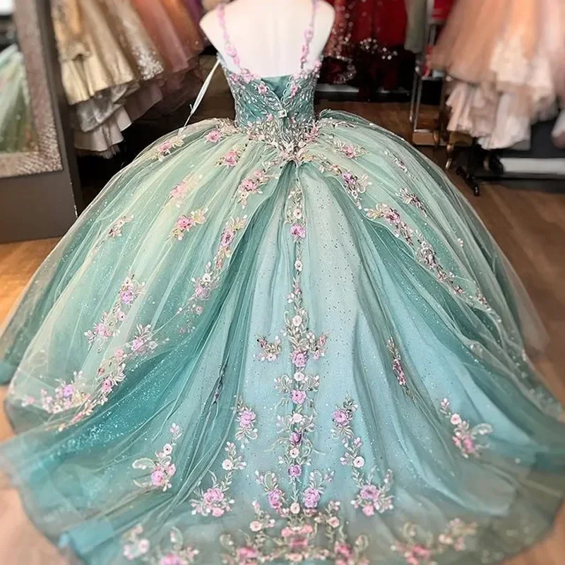 Vestido de quinceañera verde claro brillante, escote Corazón, tirantes finos, apliques de flores 3D, cuentas, fiesta de cumpleaños de princesa