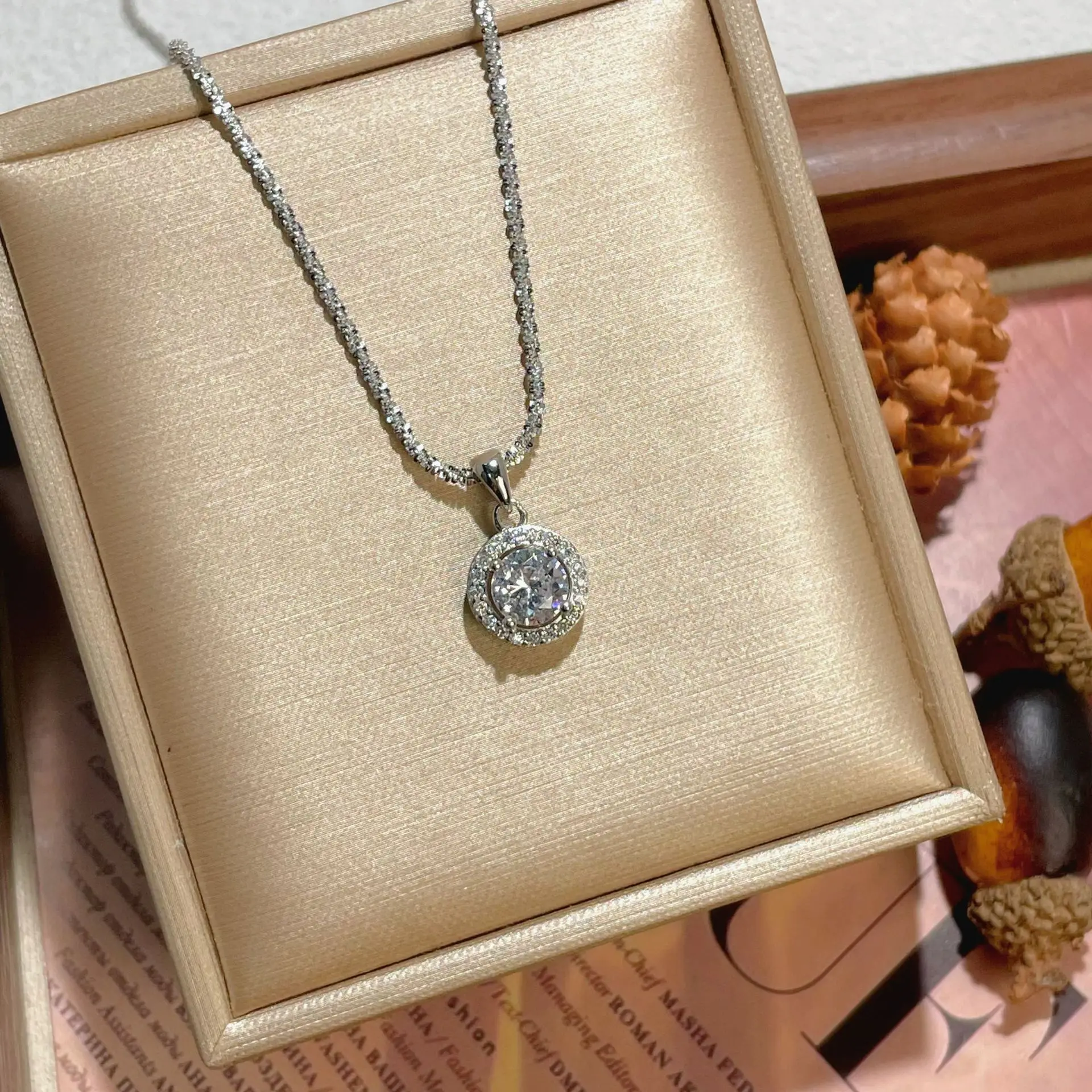 

Сверкающая круглая сумка в европейском и американском стиле, ожерелье с цирконом, модная универсальная цепочка на ключицу Advanced Sense