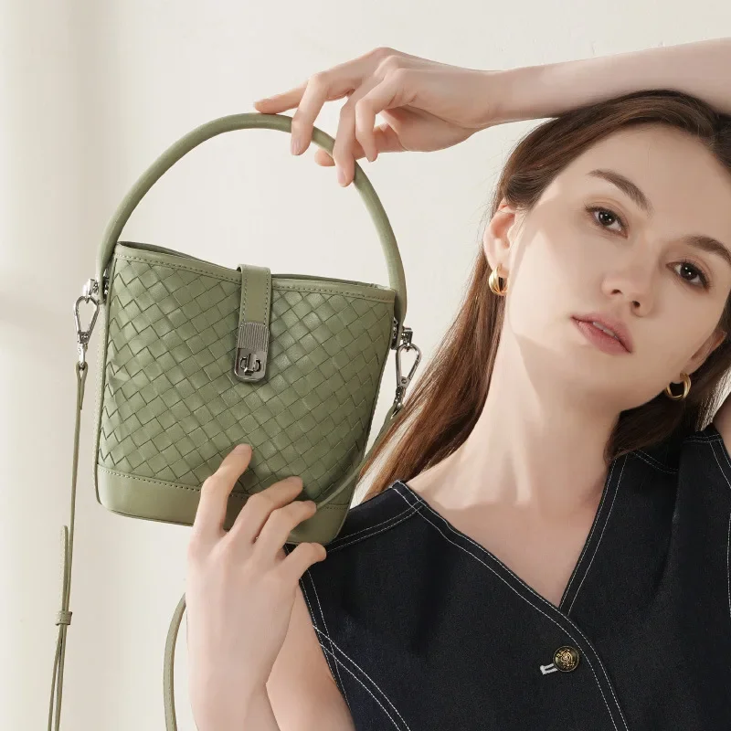 

Luxury Womens Sheepskin Leather Bucket Bag Woven Crossbody Shoulder Bag Portable Handbag for Casual Evening Fashion Accessories