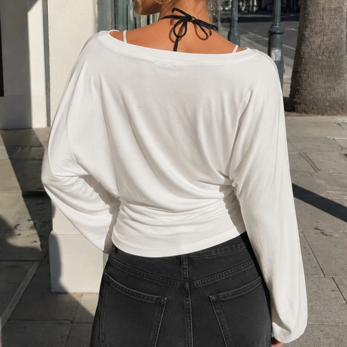 SUCHCUTE Women Solid White Long Sleeve Tees V Neck Half Placket Long Sleeve Ruched Hem Cropped Top Casual Streetwear Shirt Y2k
