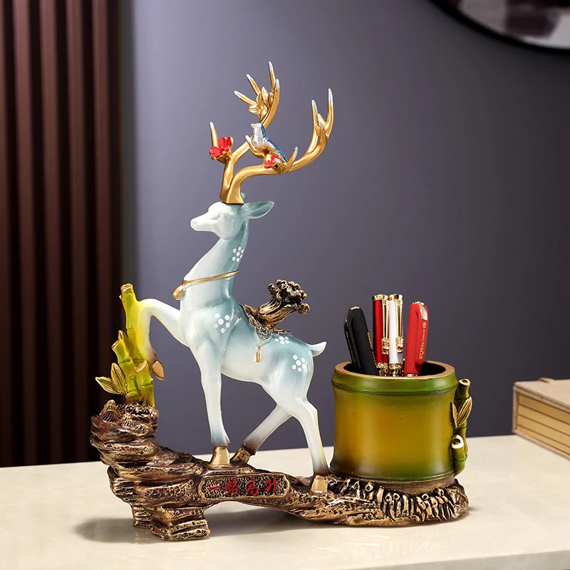 Boss's desk pen holder, men's light luxury high-end art craft, living room fortune-attracting deer ornament