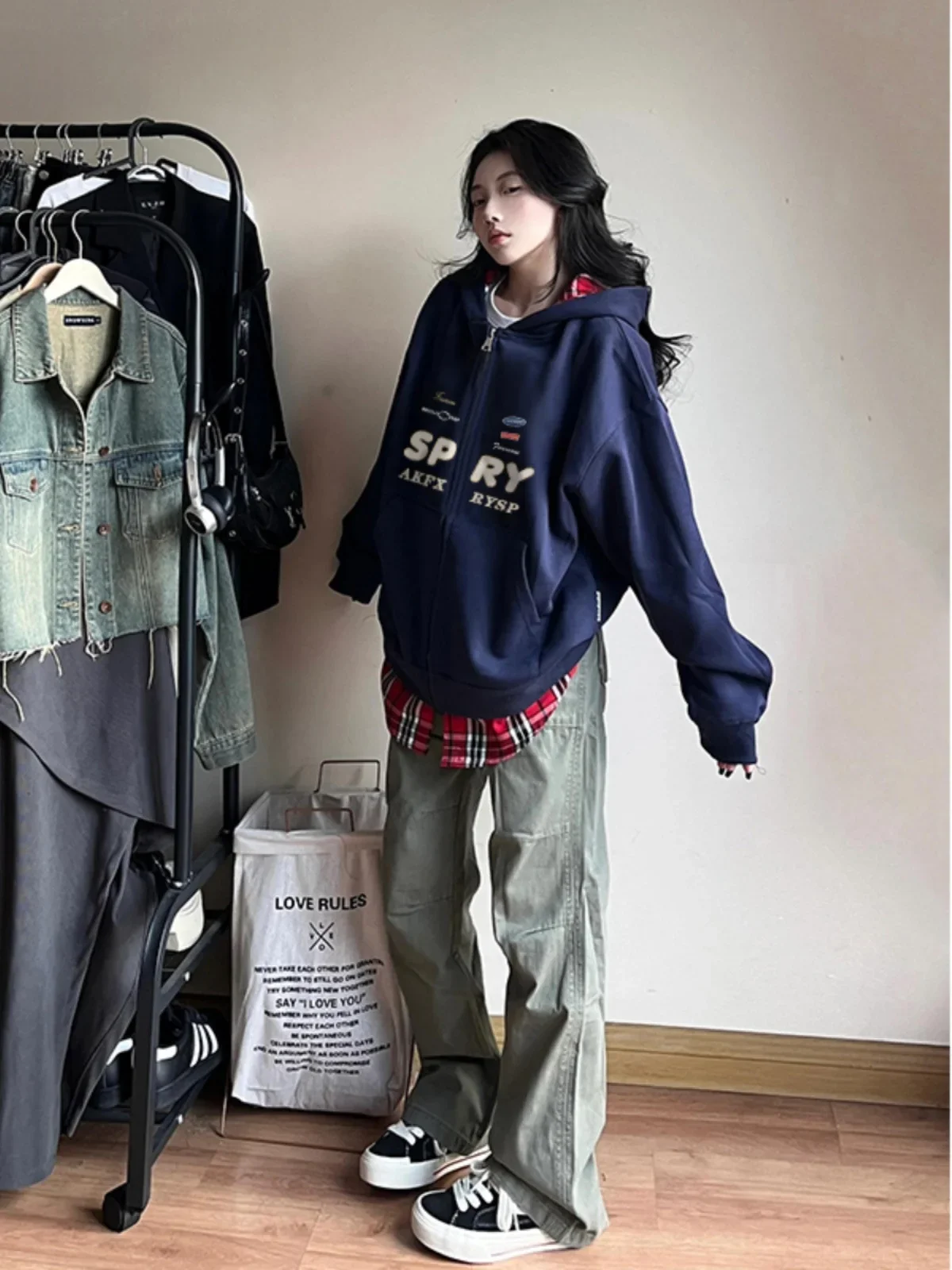 American Style Fake Two-piece Checkered Patchwork Cardigan Hooded Sweatshirt for Women in Winter, Navy Blue Loose Jacket Trendy