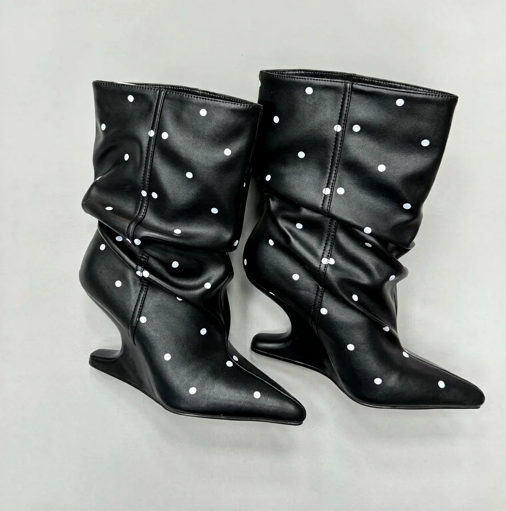 Fashion Black Pointed-Toe Mid‑Calf Boots Retro Faux Leather Ruched Wedge Heel Boots White Polka Dot Design Pull‑On Ankle Boots