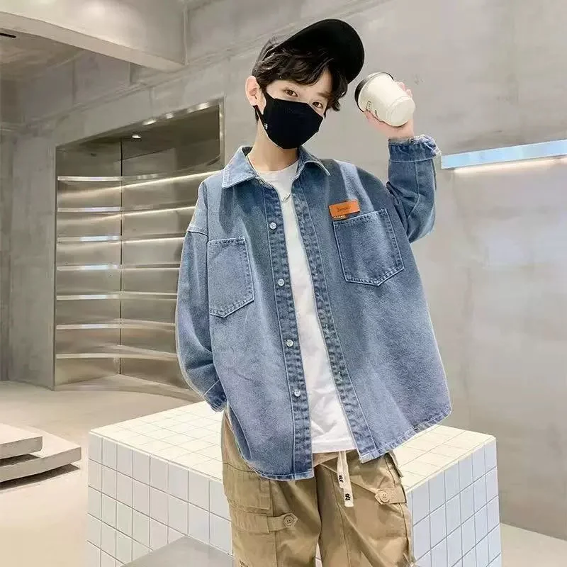 

Джинсовое пальто для мальчиков, осенняя детская куртка с длинными рукавами, новинка 2023 года, весенняя детская модная повседневная верхняя одежда, рубашка для подростков, От 4 до 14 лет