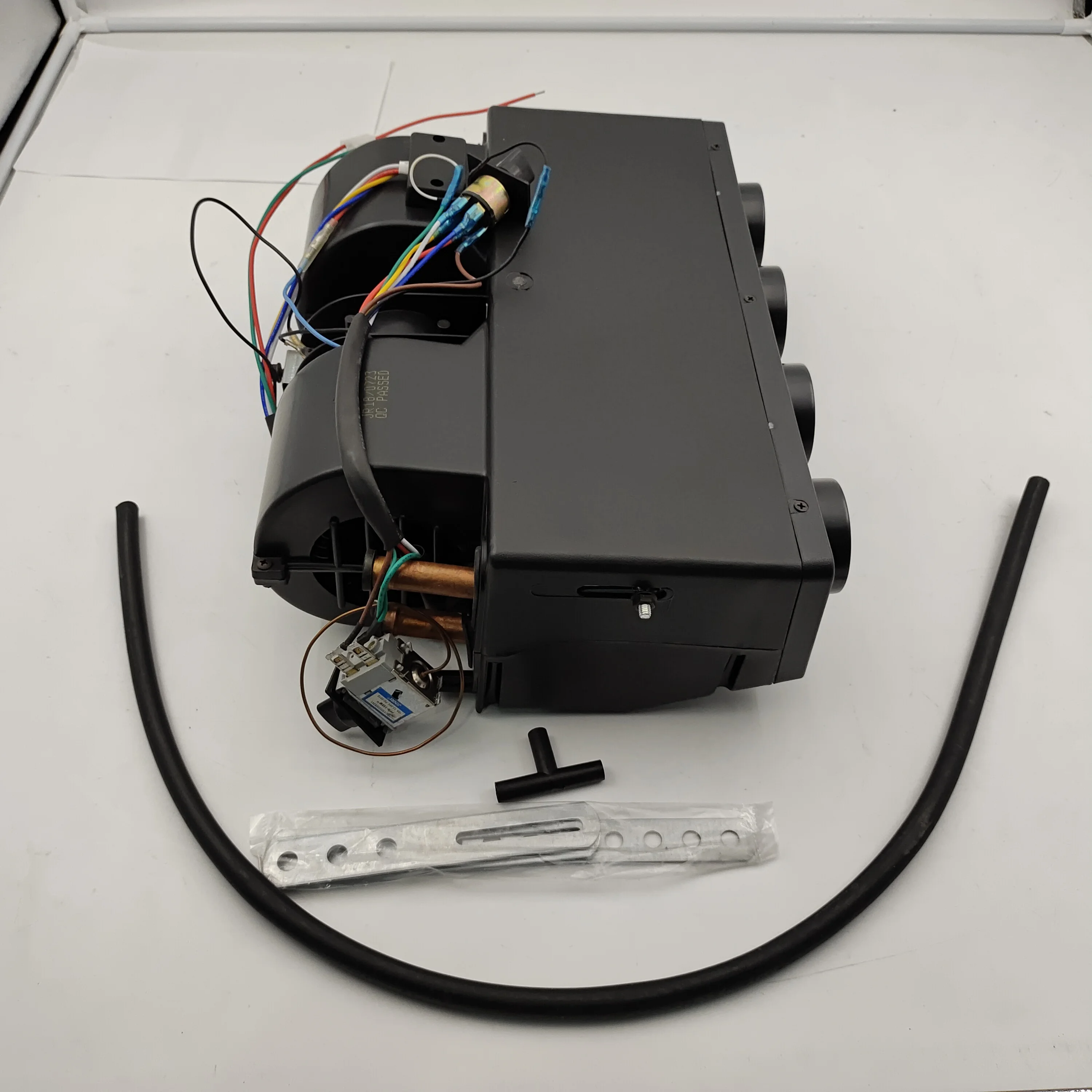 

12V 24V Car Air Conditioner Kit Universal Under Dash Vaporizer & AC Compressor A/C Kit For Truck Car Van BEU-404-000