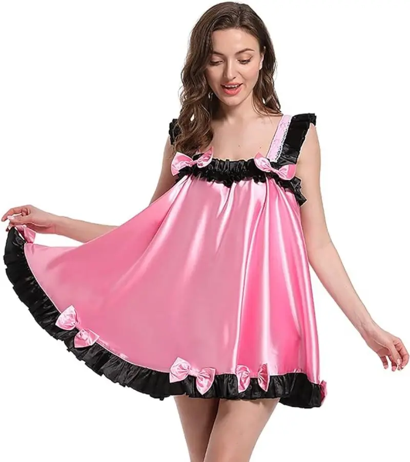 

Wide Shoulder Suspender with Pink Patchwork and Black Satin Pleats on the Chest, Tightening the Hem Bow Inlaid Dress