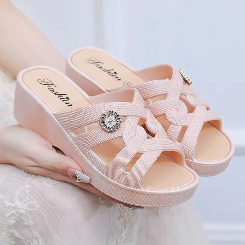 

New Women's Summer One Word Wedges Slippers Thick Sole Non Slip Home High Heels Slippers Outdoor Beach Slippers Mom's Sandals