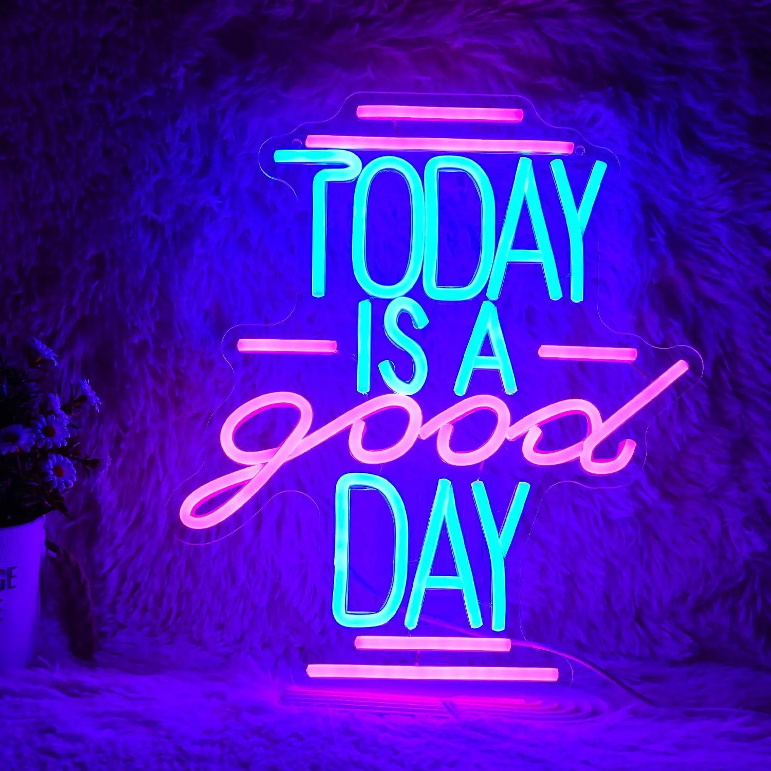 

Яркая неоновая вывеска «Today Is A Good Day»