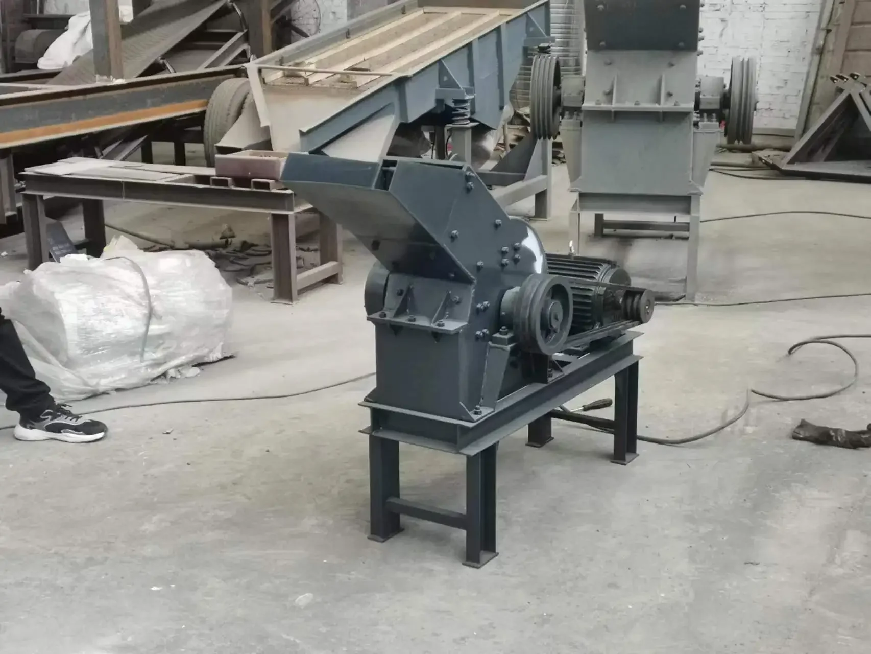 mining machinery mini stone rock soil hammer crusher sand making machine PC 200*300 mobile