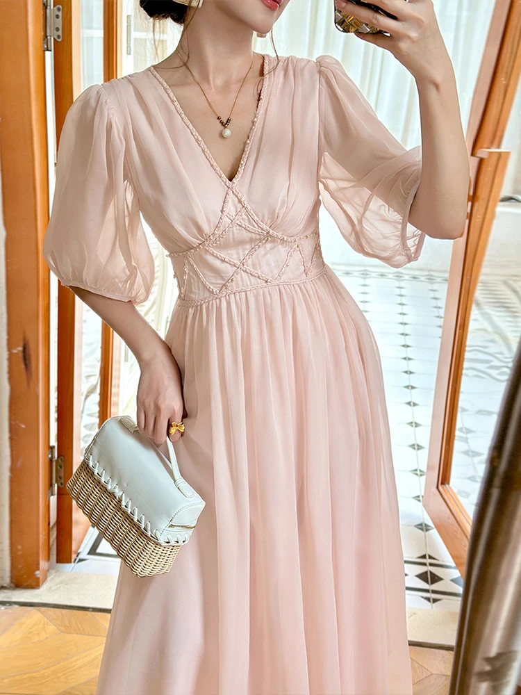 ชุดเดรสผู้หญิงผ้าชีฟองสีชมพู คอวี ทรงคอร์เซ็ท ความยาวปานกลาง ทรงเอไลน์  หรูหรา แฟชั่นสำหรับสุภาพสตรี  งานปาร์ตี้ งานพรอม งานวันเกิด ชุดลำลองสำหรับฤดูร้อน