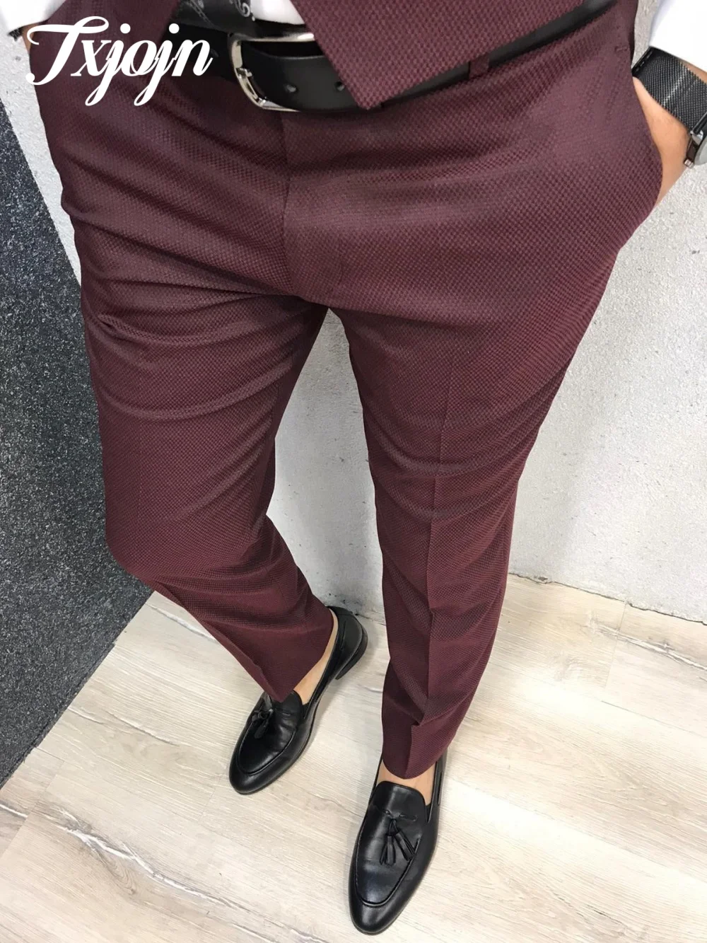 Classic Peak Lapel Men Suit Set 3PCS Elegant Burgundy Men Tuxedos Suit Formal Slim Suit For Groom Graduation Suit Customized