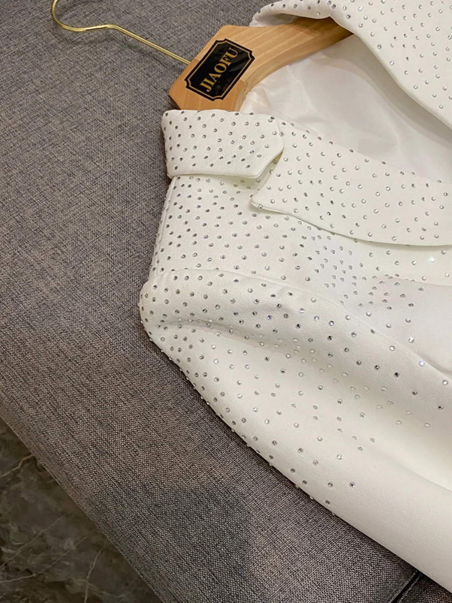 2025 Nuovo Celebri Faionable Abito slim fit con un bottone con strass Jaet e gonna ves Set per abbigliamento da pendolare da donna