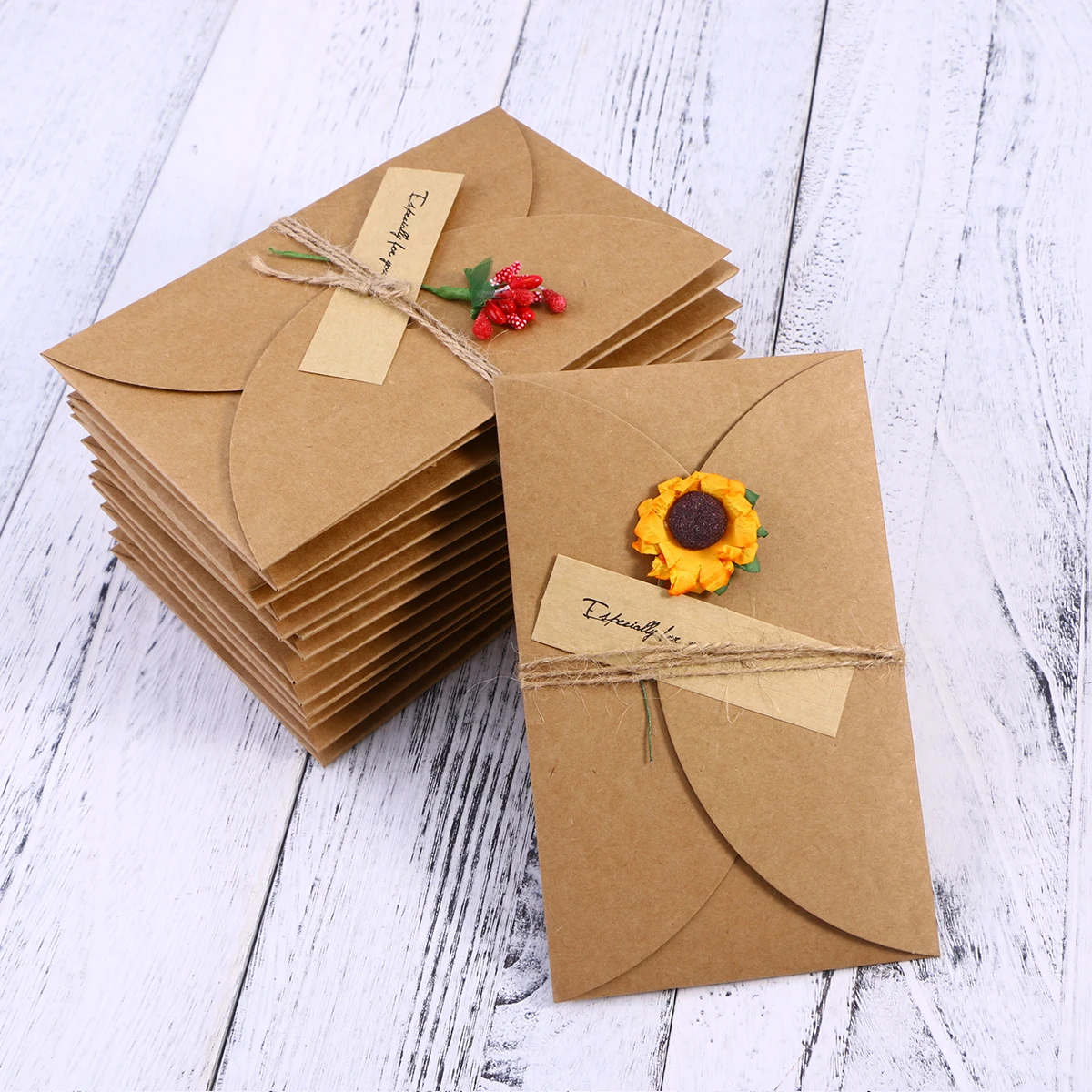 

16 Retro Kraft Paper Greeting Cards Thick Vintage 16 Dried Flowers Sunflower Rose Perfect for Mother's Day Christmas Wedding