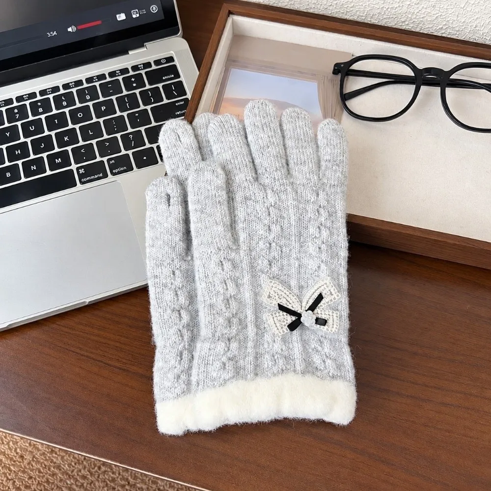 Fleece Lined Full Finger Cable Knitted Gloves Bow Decoration Warm Thick Winter Gloves Faux Alpaca Cold Proof Gloves For Women