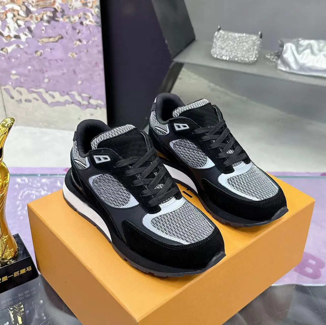 Luxe casual sneakers voor heren, laag model, ademend, lichtgewicht hardloopschoenen, comfortabel, veelzijdige 'dad' sneakers, voor dagelijks gebruik.