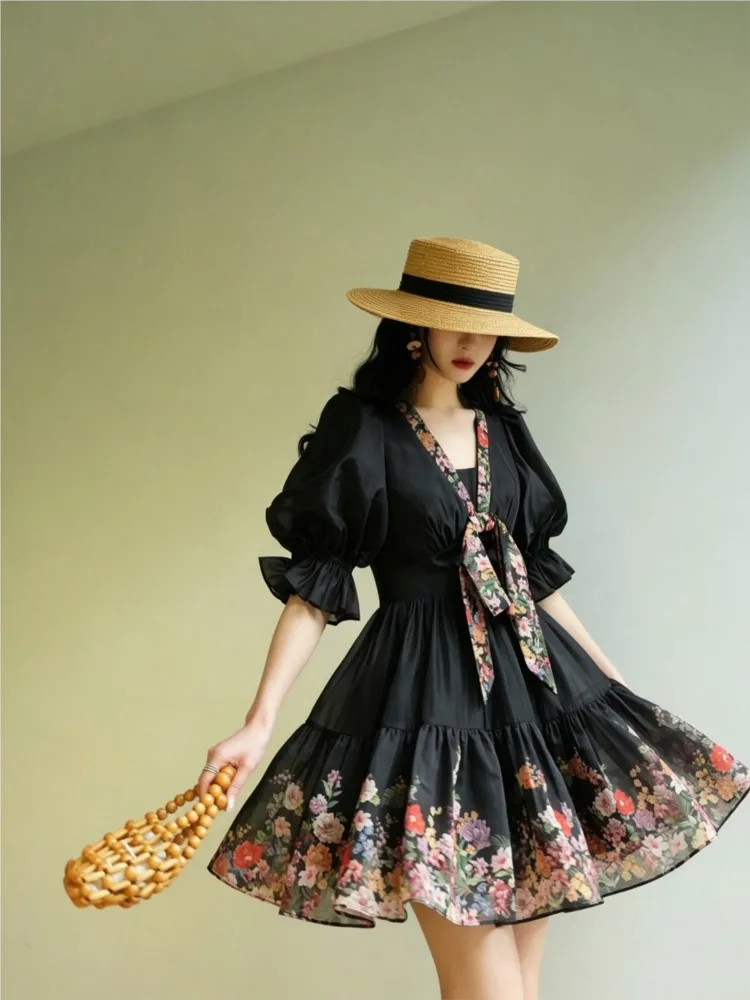 A printed niche waist-cinching vacation short dress