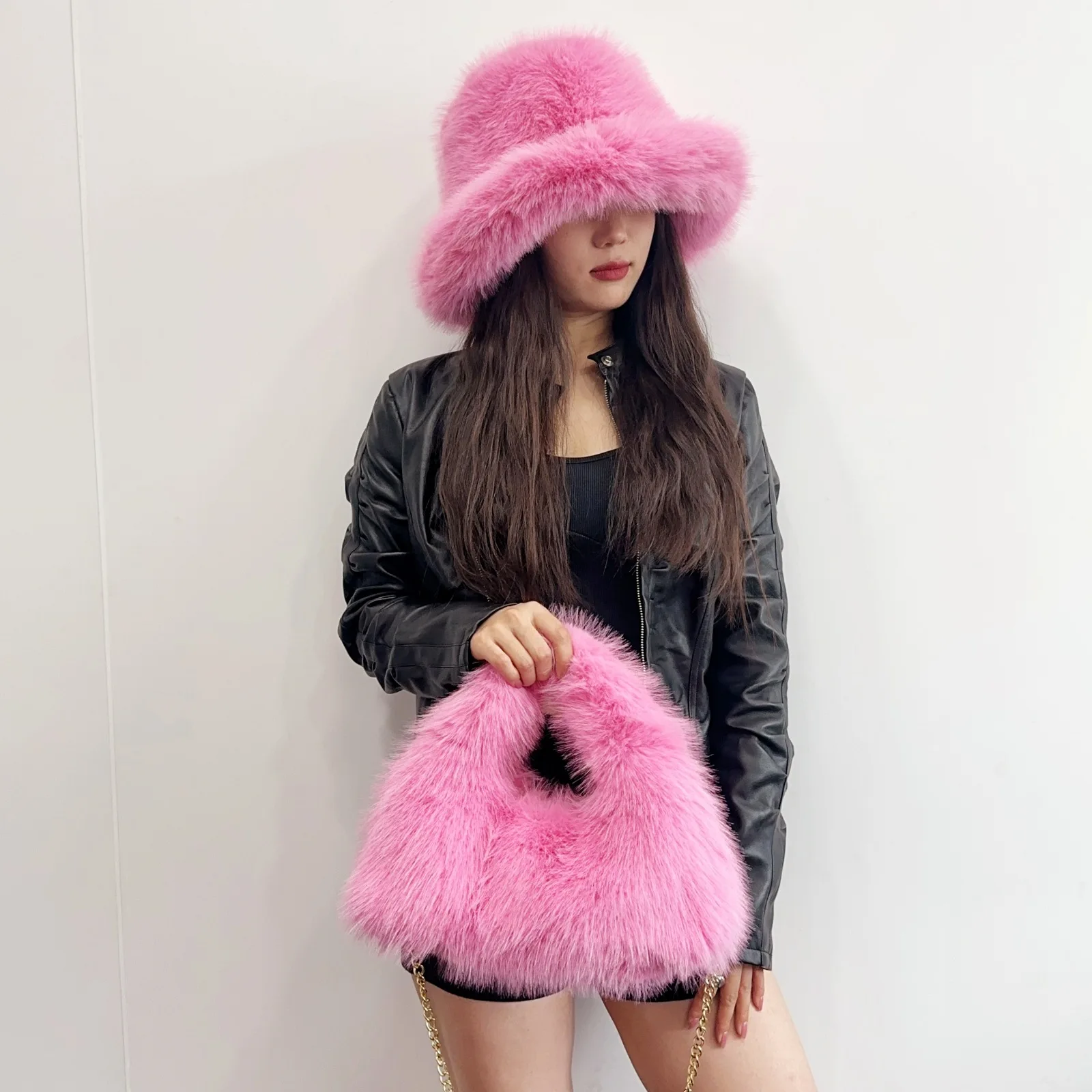 Winter Leopard Hat and Bag Suits Women Casual Furry Shoulder Bag Faux Fur Basin Hat Fur Handbags 2026 Gifts Fluffy Caps Clutch