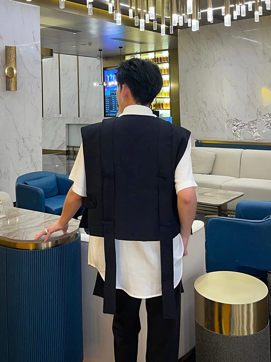 Fashion Suit Vests Men's 2025 Summer New Personality Ribbon Fashion Strap Vest Jackets Male Stylish Solid Color Loose Tank Tops