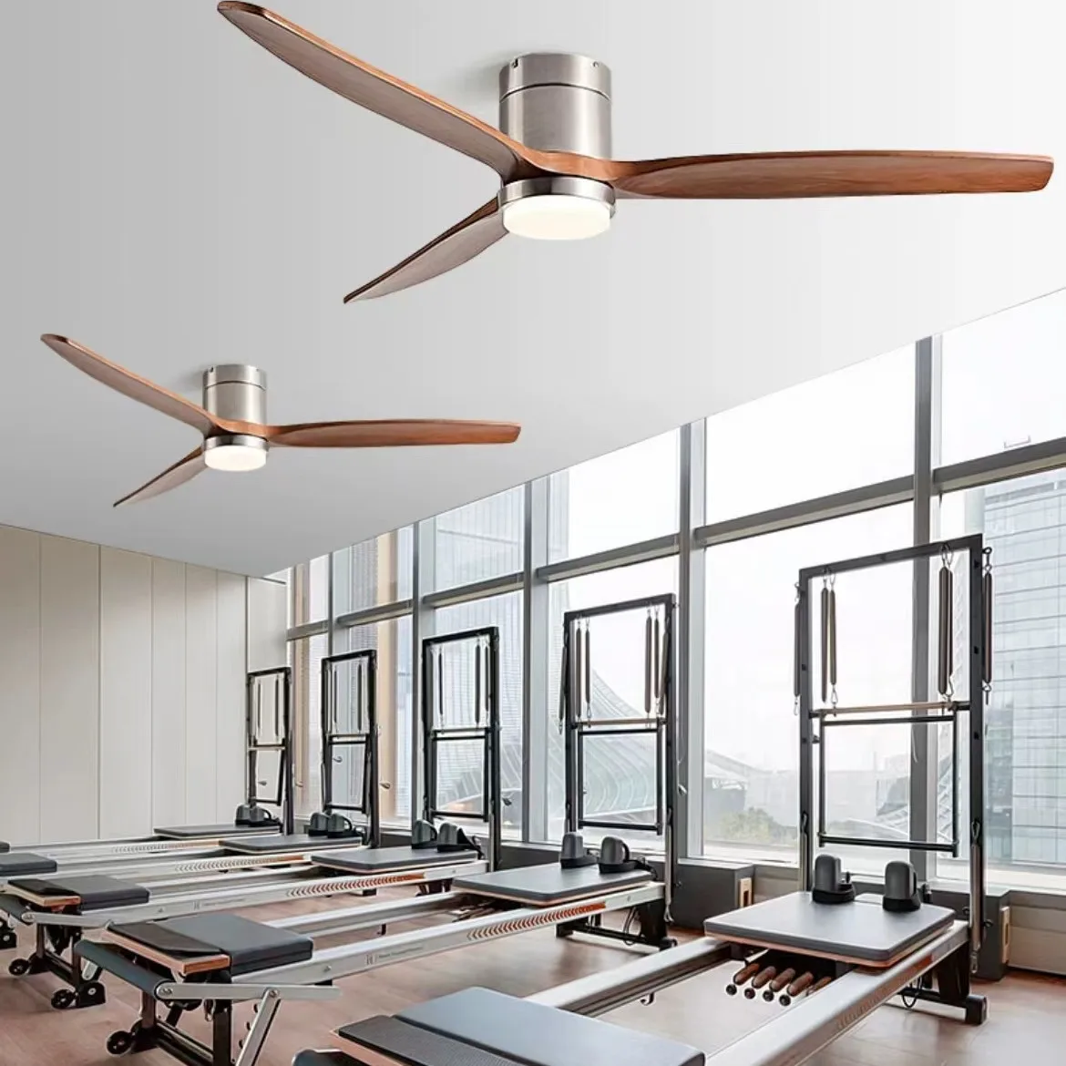 Imagem -02 - Low Profile Ventilador de Teto com Luz Esculpida Madeira Fan Blade Silencioso Motor dc Reversível Controle Remoto para Uso ao ar Livre 60