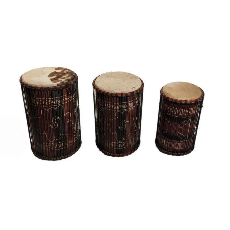 3 drum sets, bass drum, pier drum