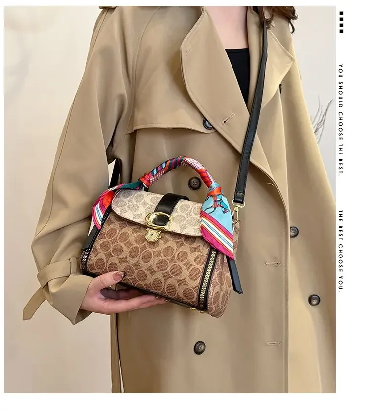 

Fashionable Clutch Mini Bag with Letter Logo Stylish Trendy Design Solid Color for Women