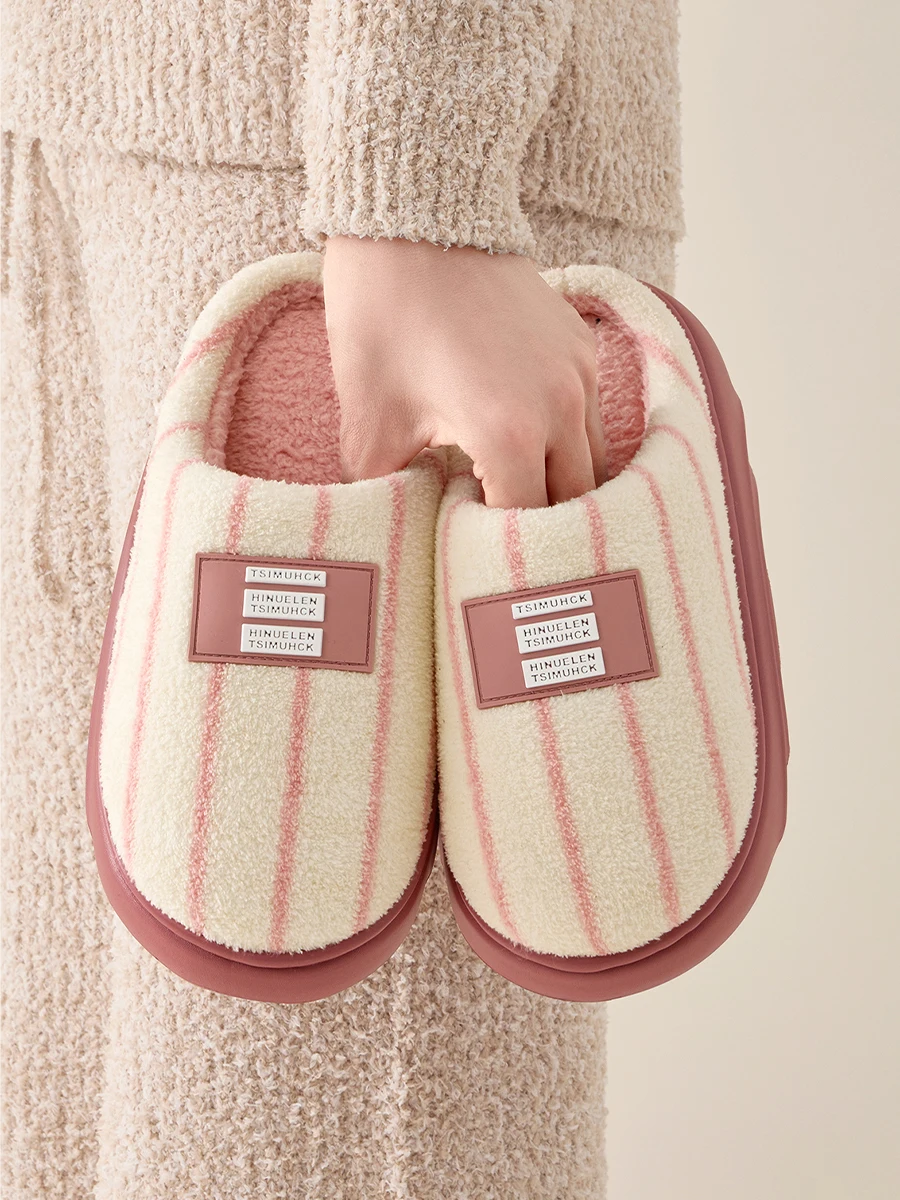 

Новые зимние милые женские тапочки, домашние милые хлопковые тапочки с героями мультфильмов, нескользящая домашняя обувь с рождественским оленем