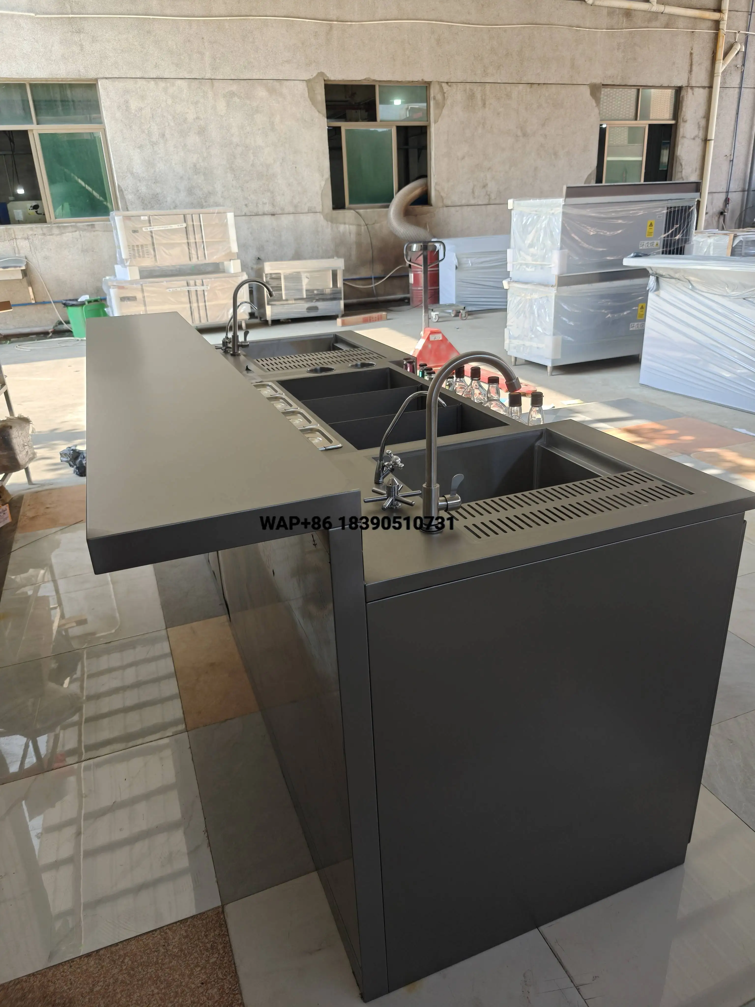 Stylish Honeycomb Countertop Custom Stainless Steel Electric 1500W Cocktail Bar with Curved Design for Luxury Commercial Bars