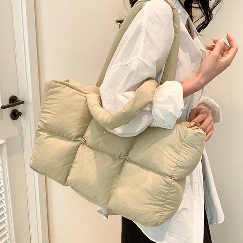 2025 المرأة الجديدة حقيبة كتف أسفل سترة قطن حقيبة مبطن رقيق حقيبة كتف سعة كبيرة حقيبة يد حقيبة يد للتسوق