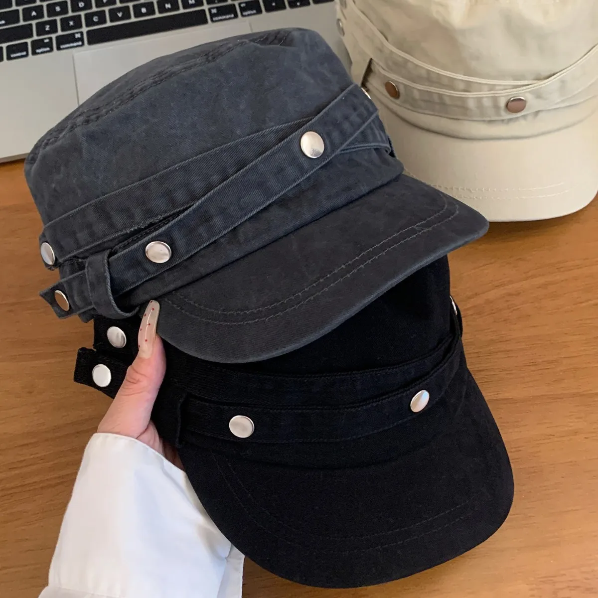 New Model Retro Vintage Rivet Flat Top Duck Tongue Caps Woman's A Sense Of Luxury Temperament Casual And Versatile Military Hats