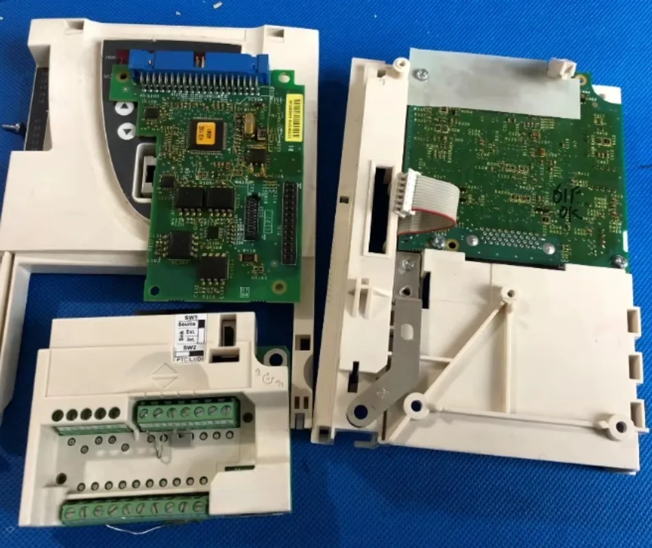 

Disassembly suitable for PN072130P905 inverter board VX4A71101Y suitable for Altivar ATV71 61 Electrical contactor- components
