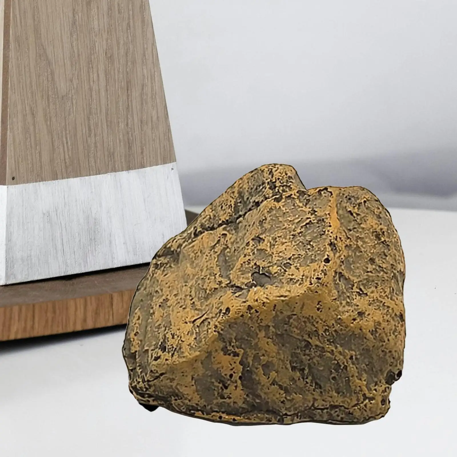 Hidden Key Safe Box Resin Faux Rock Decorative Outdoor Key Hider Waterproof Windproof for Garden Landscaping